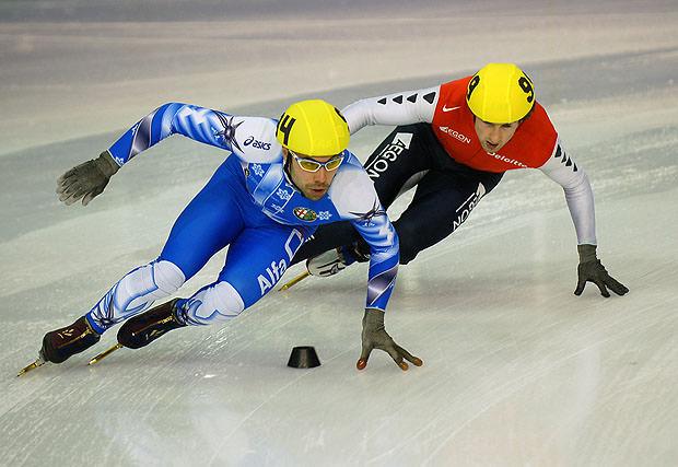 Speed skaters